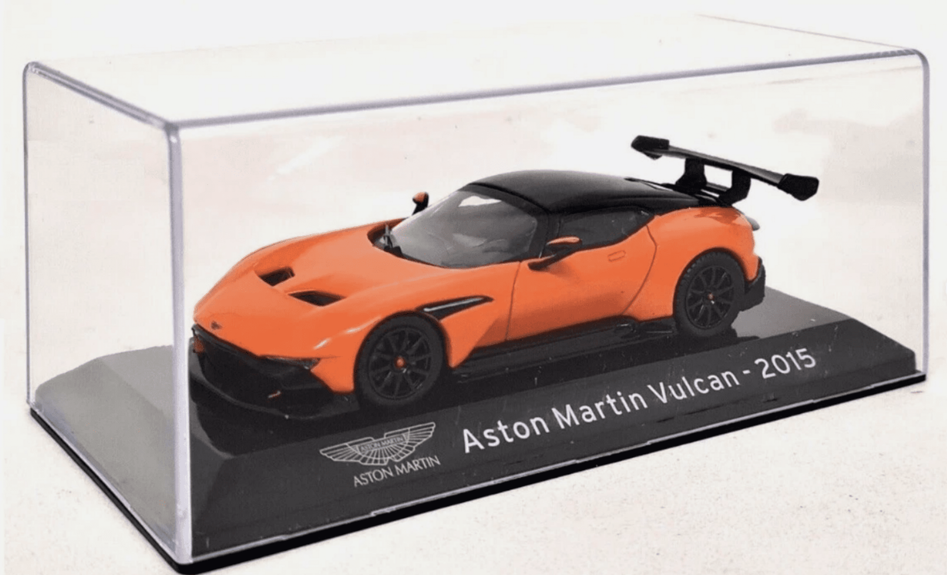 Aston Martin Vulcan (2015) - 9