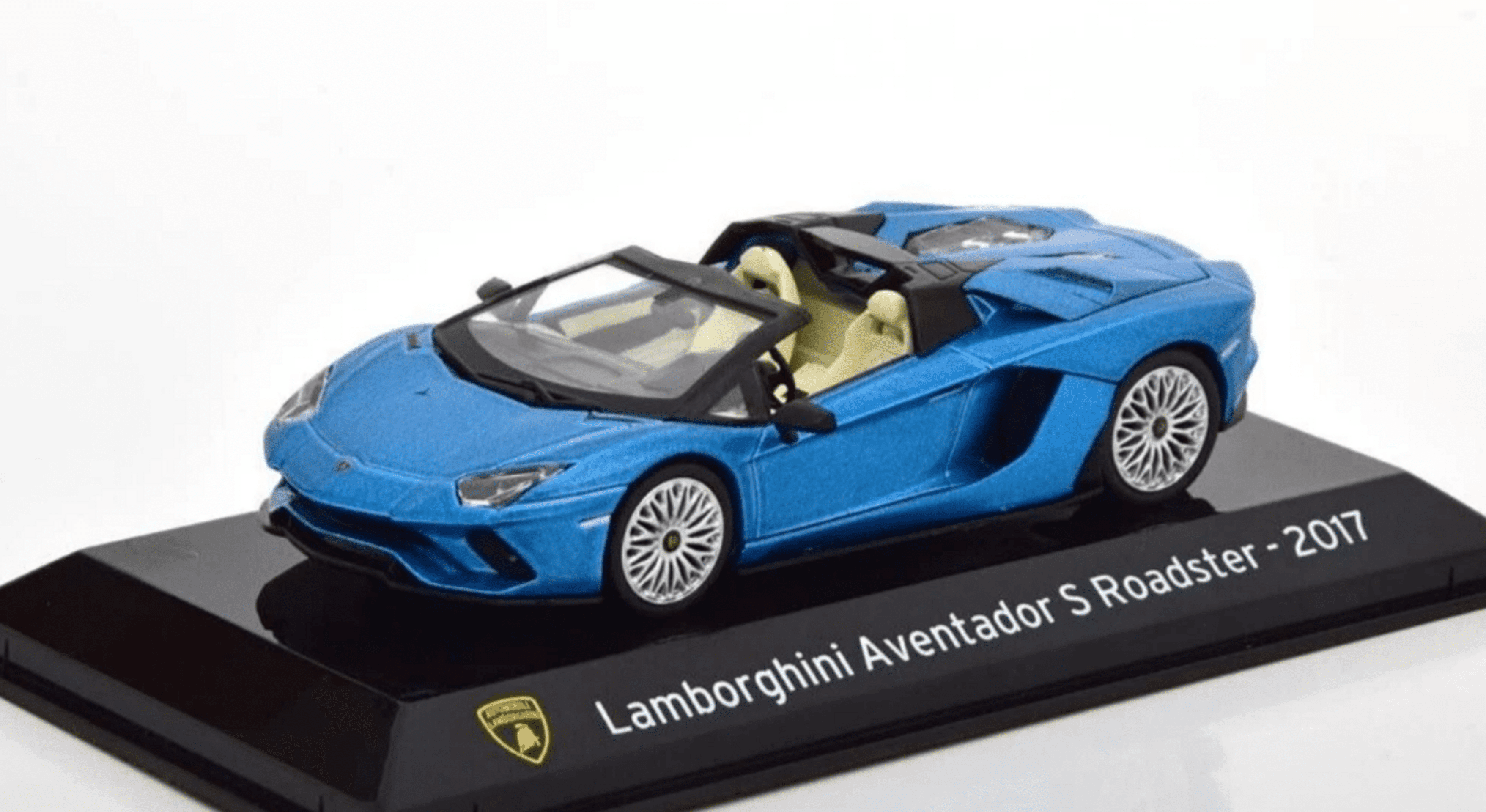 Lamborghini Aventador S Roadster (2017) - 2