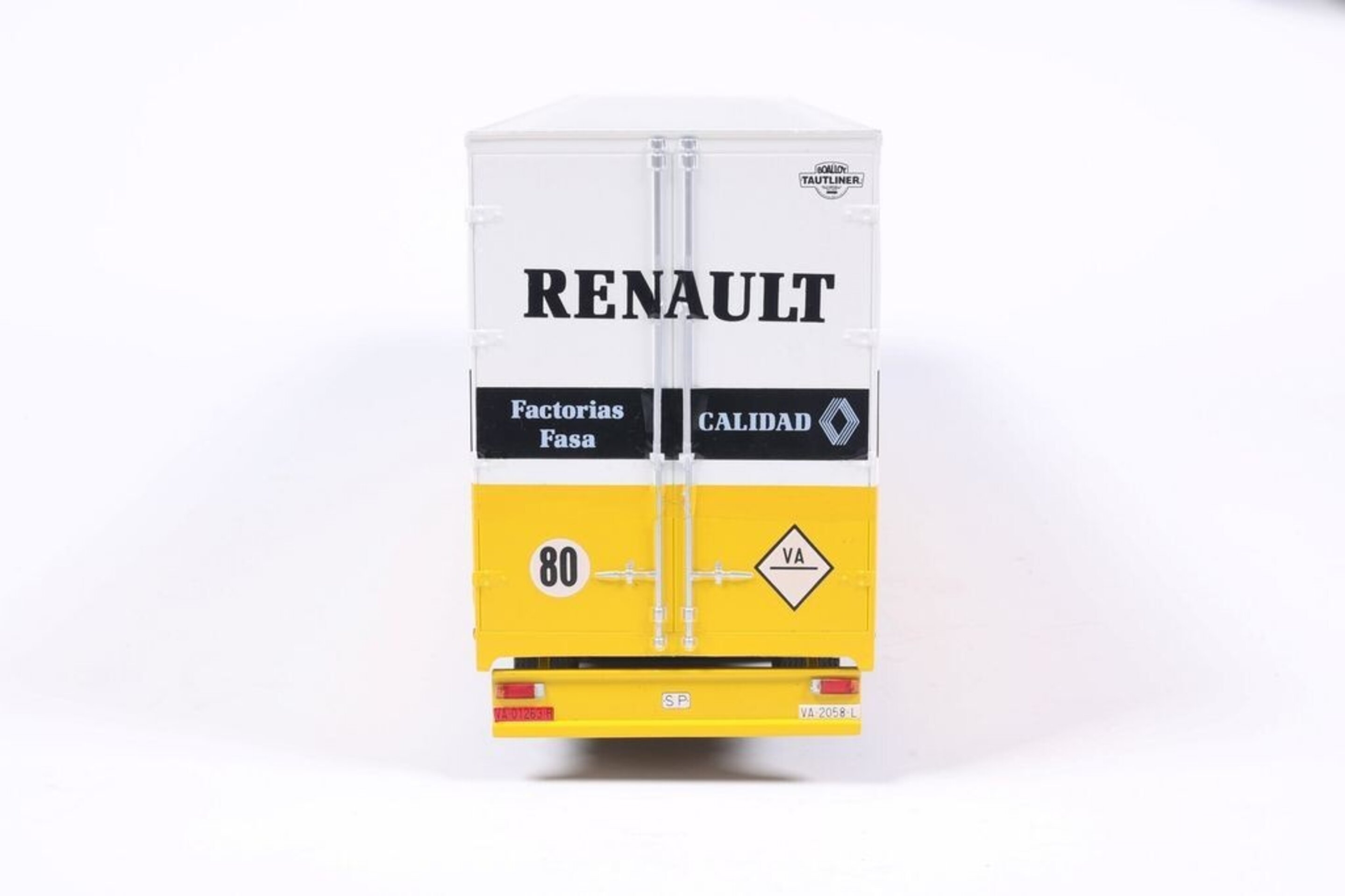 Camión Renault D 38T Barreiros (1983) - 12