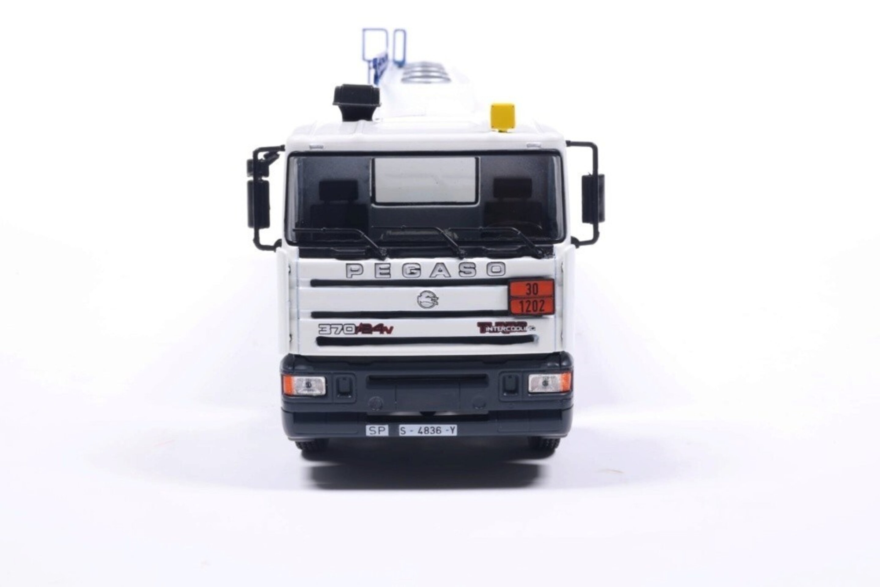 Camión Pegaso Troner 1437 (1991) - Cisterna Campsa - 4