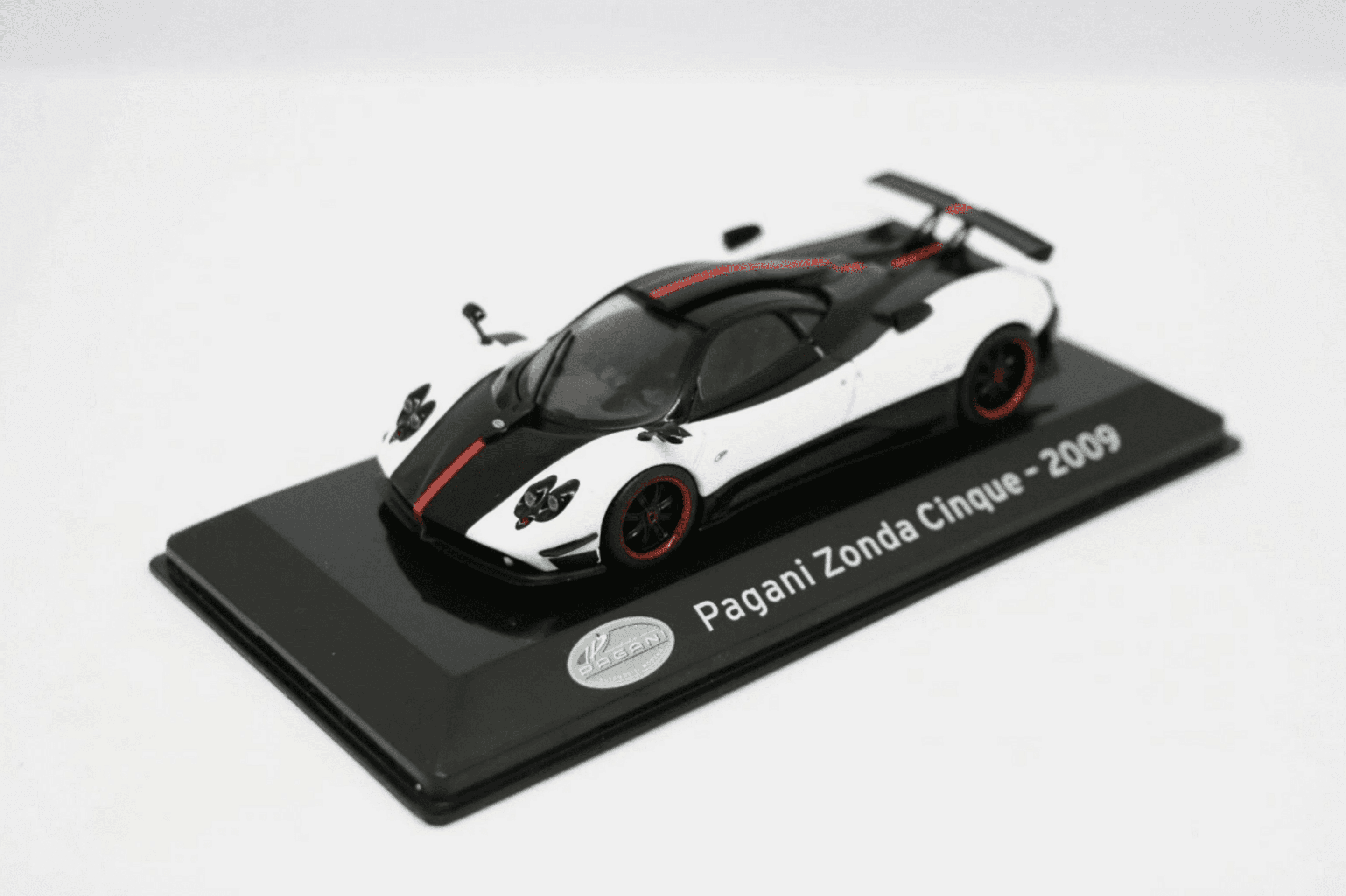 Pagani Zonda Cinque (2009) - 5