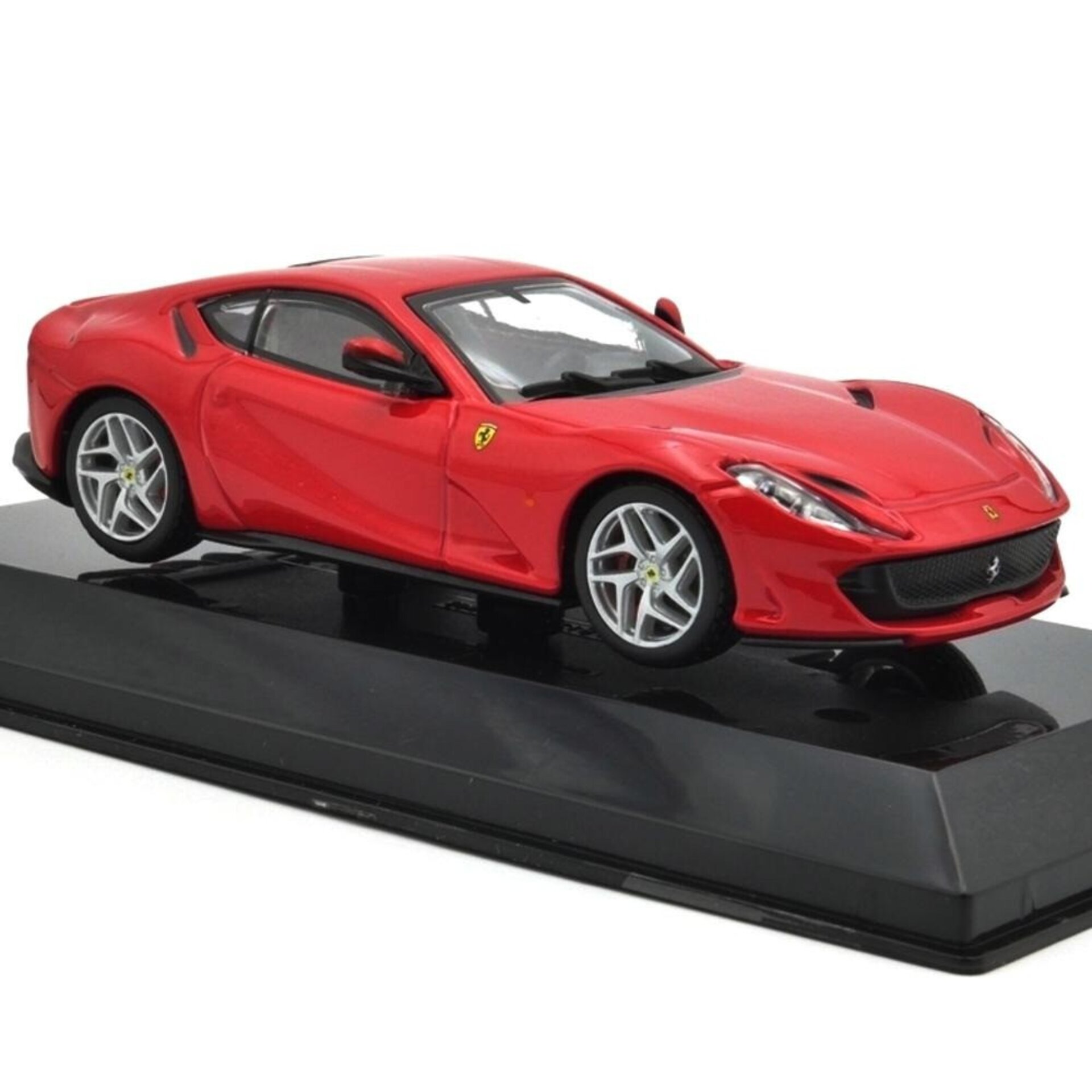 Ferrari 812 Superfast (2017) - 4