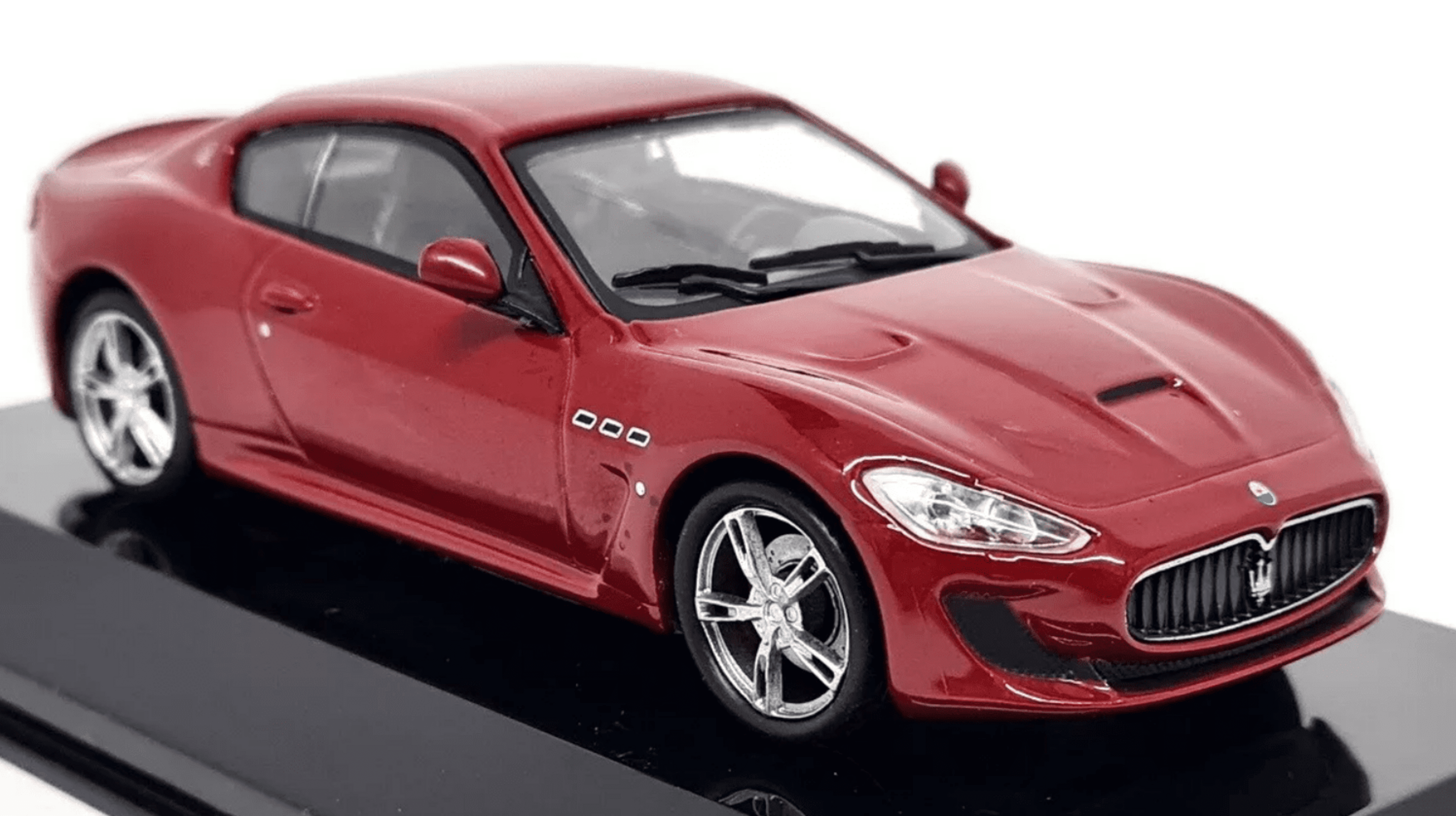 Maserati Gran Turismo MC Stradale (2012) - 3