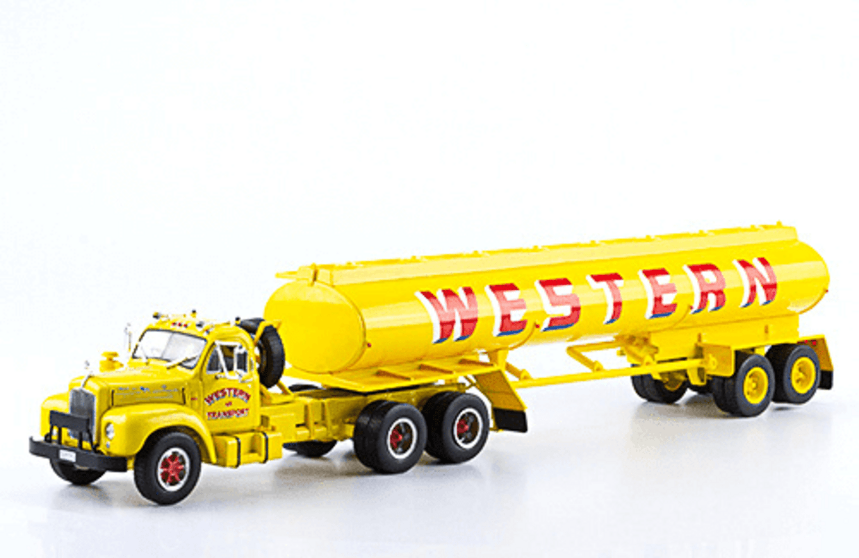 Camión Mack B 61 T - Cisterna Western Transports - 1