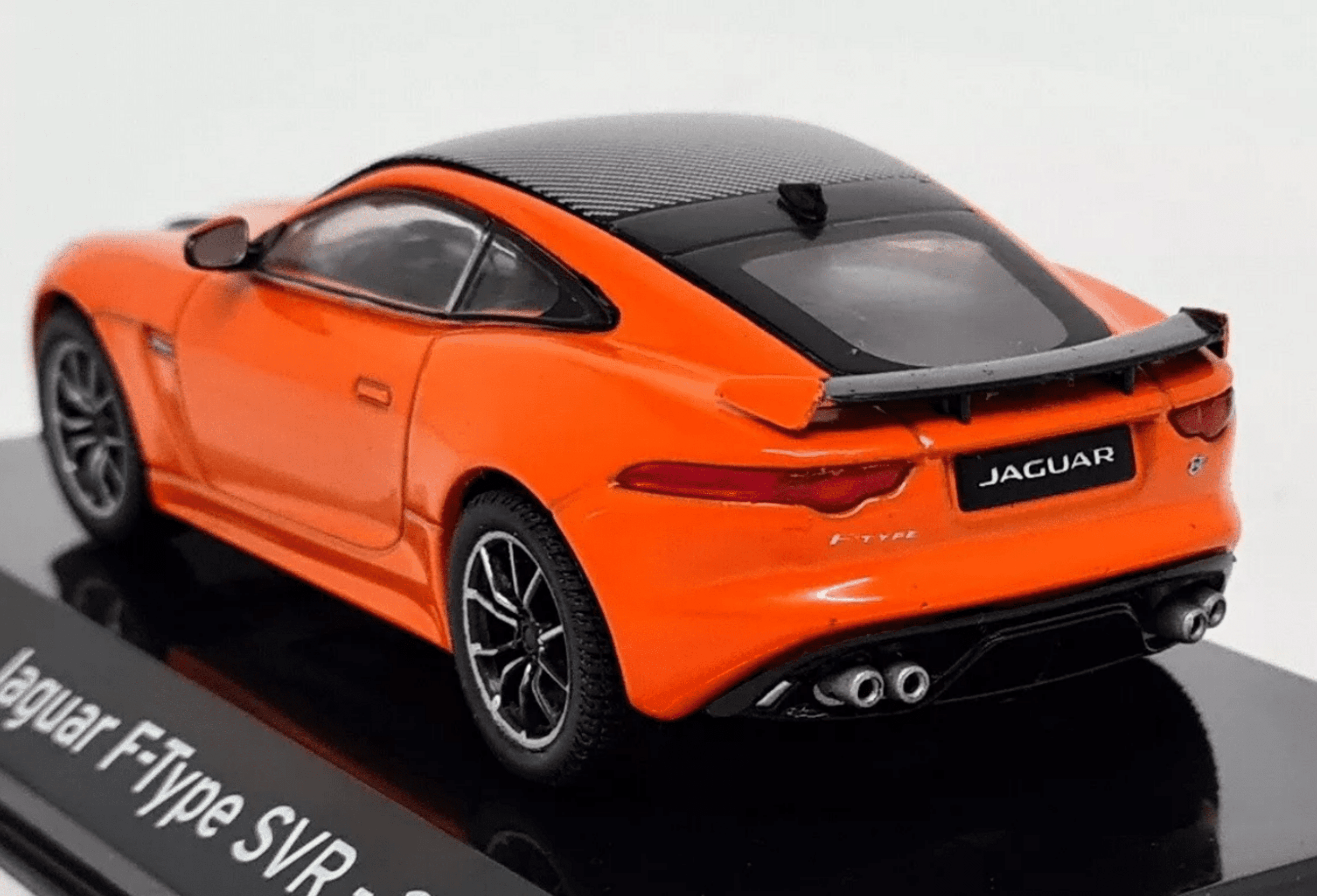 Jaguar F-Type SVR (2016) - 5