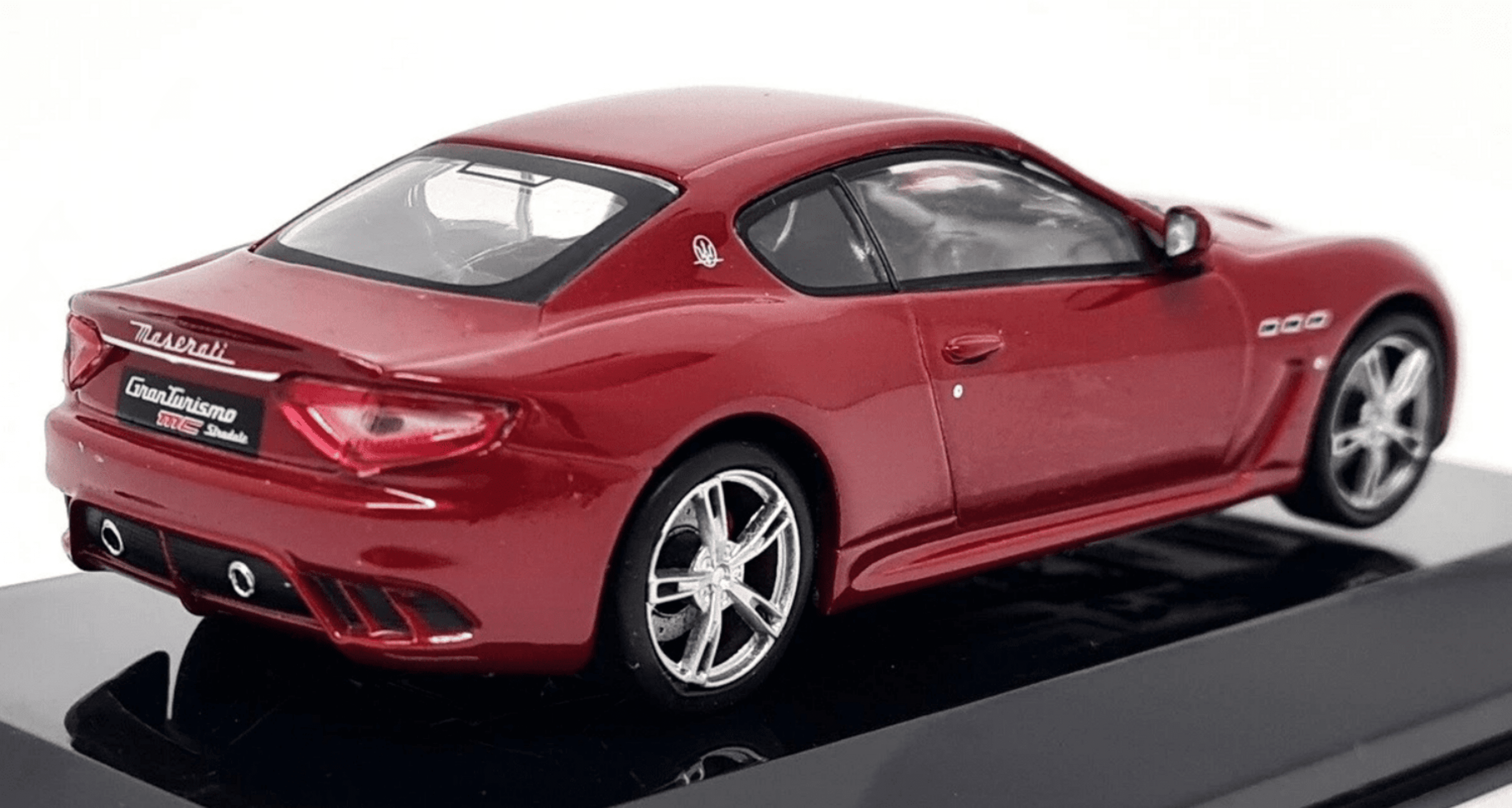 Maserati Gran Turismo MC Stradale (2012) - 4