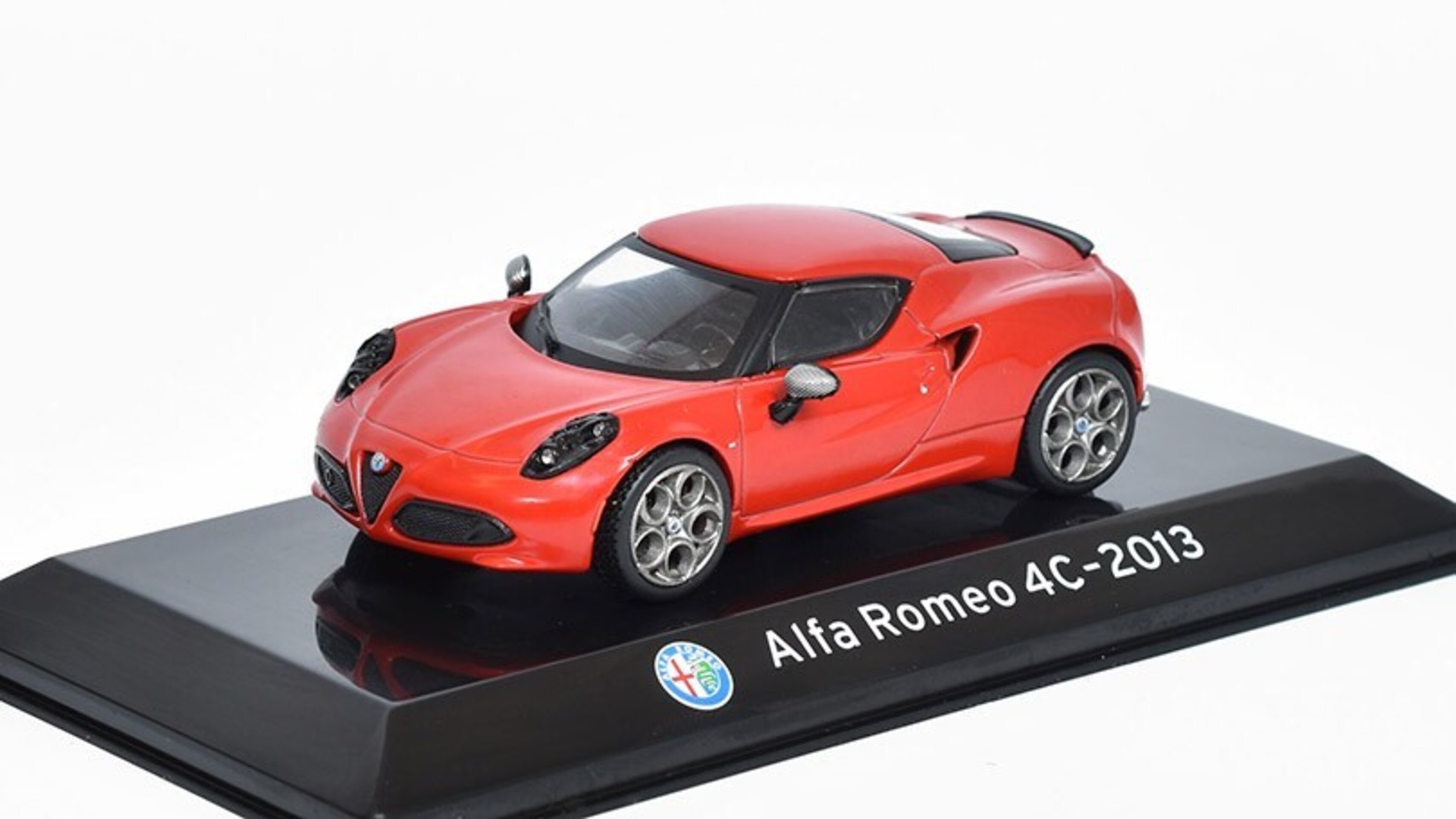 Alfa Romeo 4C Competizione (2013) - 3