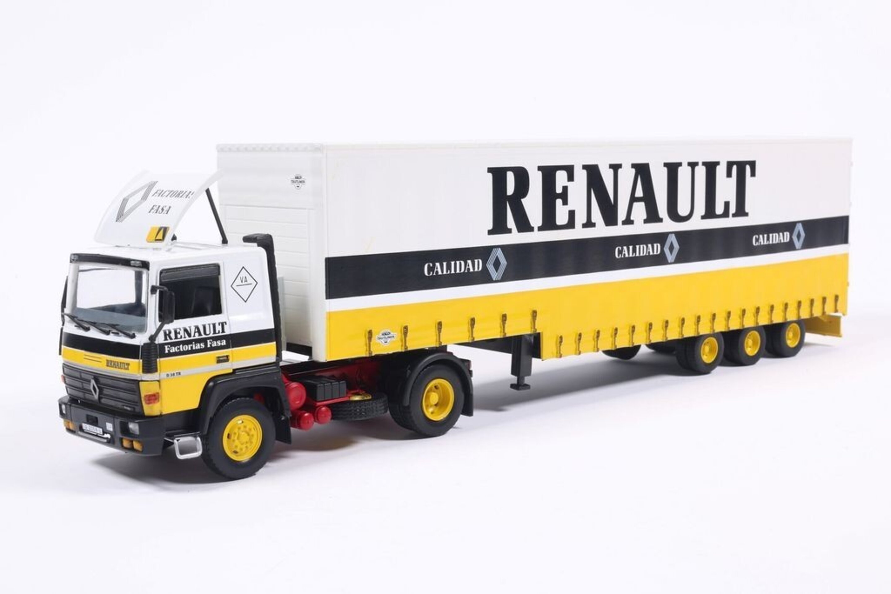 Camión Renault D 38T Barreiros (1983) - 1